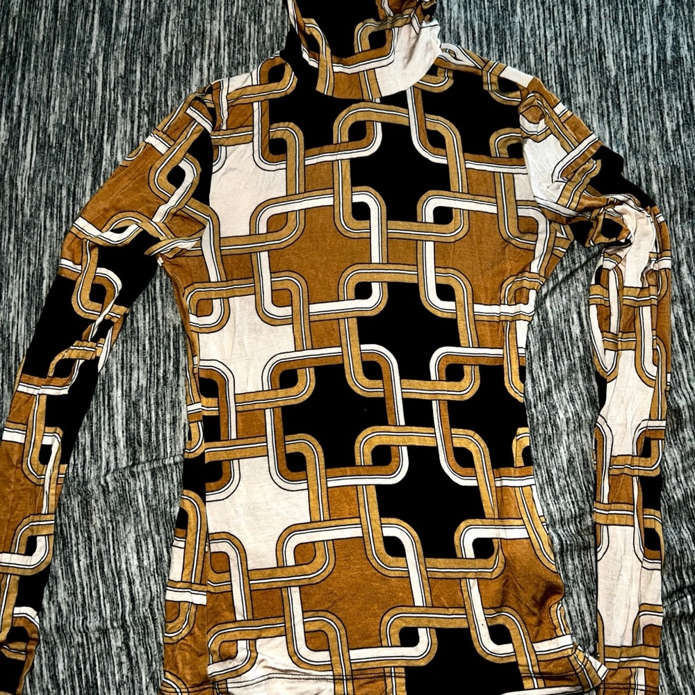 H&M Geometric Patterned Top in Black and Tan
